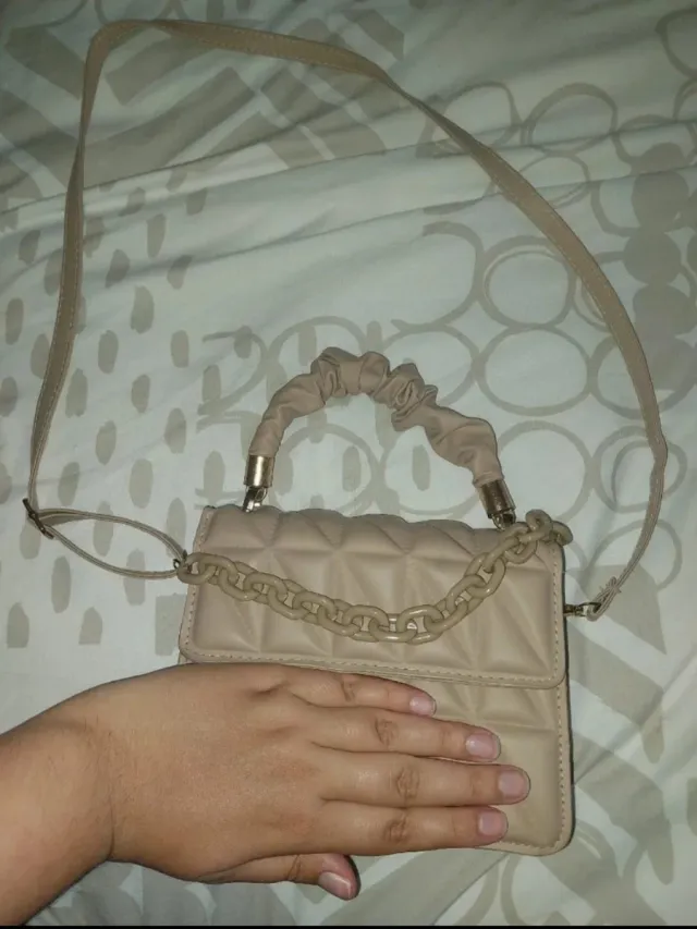 Bolso Beige Acolchado Cadena