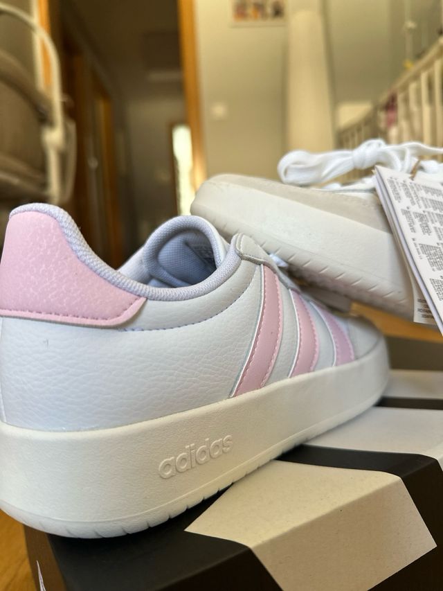 Adidas da donna taglia 38 nuovo rosa e bianco