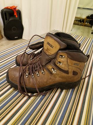 Botas de montaña Paredes Marrones