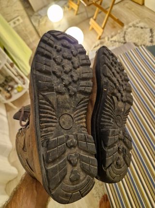 Botas de montaña Paredes Marrones