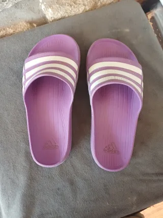 Chanclas Adidas Moradas
