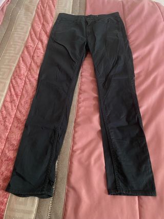 Pantalones Levi's W31 y ES 41,5
 unidad 18€