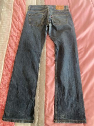 Pantalones Levi's W31 y ES 41,5
 unidad 18€
