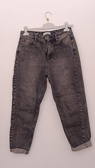 Vaqueros boyfriend Pull and Bear negros T.36
