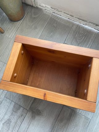 Cajón de madera maciza