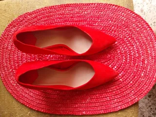 Zapatos rojos de ante