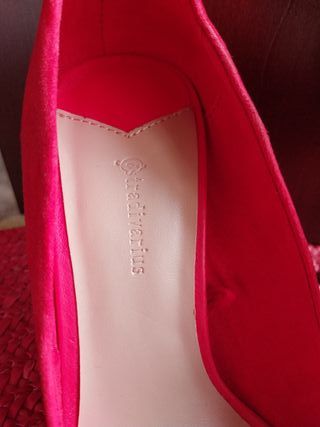 Zapatos rojos de ante
