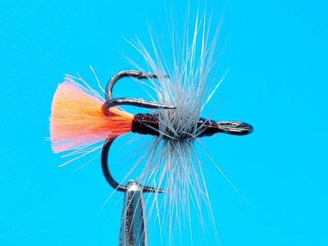 Mosca de Pesca para cuchara de Spinning