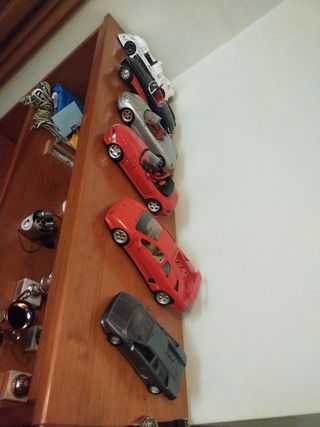 Coche a escala 1/18
