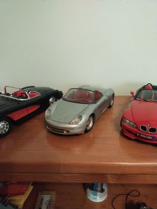 Coche a escala 1/18