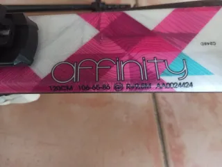 Esquís niños ATOMIC 120cm + fijaciones + palos