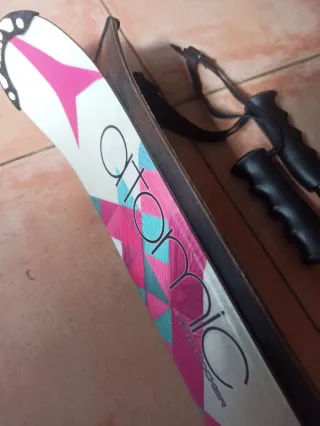Esquís niños ATOMIC 120cm + fijaciones + palos