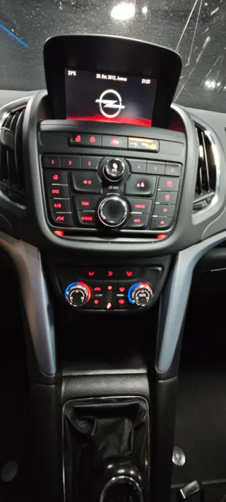 Opel Zafira Tourer único propietario !!!