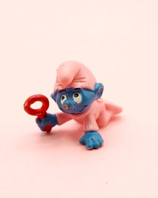 Figura PVC Bebé Pitufo Rosa