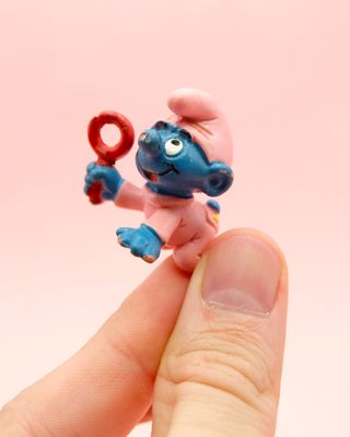 Figura PVC Bebé Pitufo Rosa