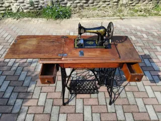 Macchina da cucire Singer d'epoca