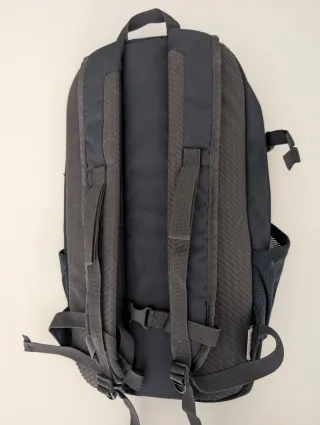 Mochila deportiva Quechua gris oscuro