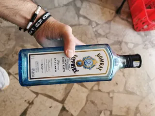 4 Bottiglie Bombay Sapphire London Dry Gin 1L