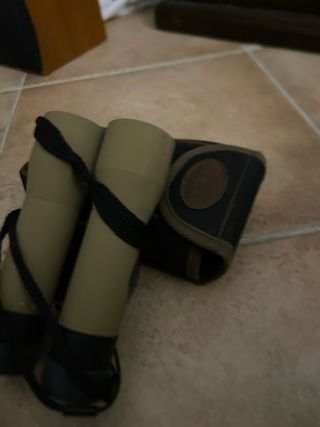 Binocolo con custodia