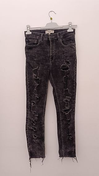 Vaqueros rotos negros Mango Talla XS