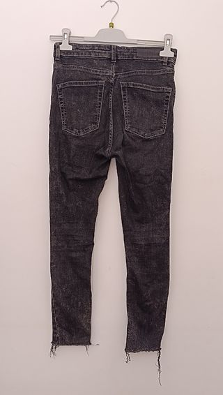 Vaqueros rotos negros Mango Talla XS