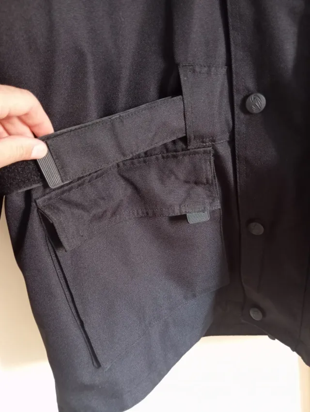 Chaqueta de moto negra