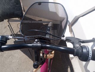 Bicicleta paseo color crema y rosa. Urge su venta!