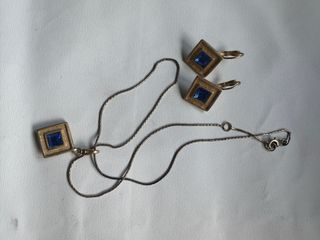 Collar y pendientes con piedra azul