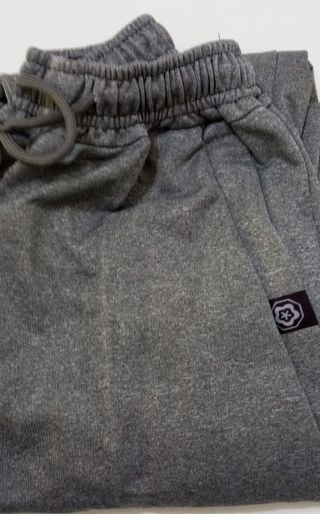 Pantalón chándal gris hombre