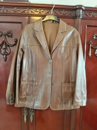 Chaqueta de cuero marrón