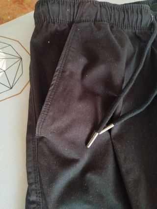 Pantalón cargo negro