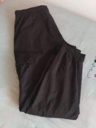 Pantalón cargo negro