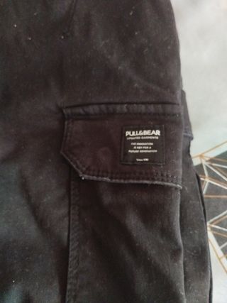 Pantalón cargo negro