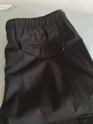 Pantalón cargo negro