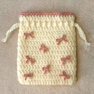Bolsa de ganchillo con lazos