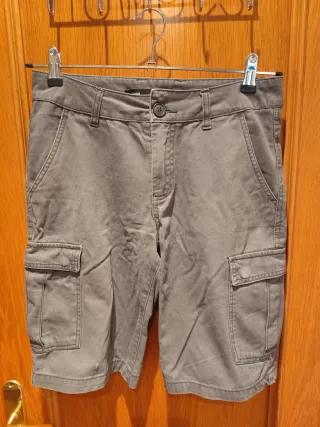 Bermuda gris cargo talla W30