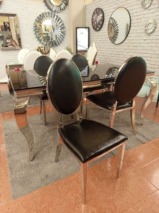Mesa Comedor Cristal Negra y 4 Sillas Cuero