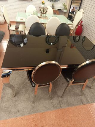 Mesa Comedor Cristal Negra y 4 Sillas Cuero