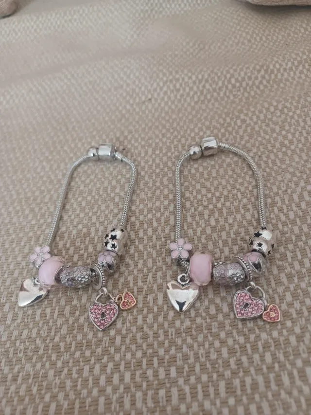 Pulseras con charms de corazón y flor tipo pandora