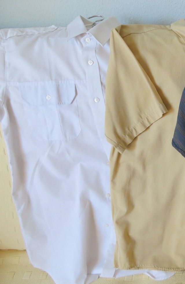 2 Camisas (Beige y Blanca)