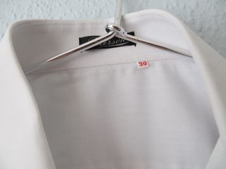 2 Camisas (Beige y Blanca)