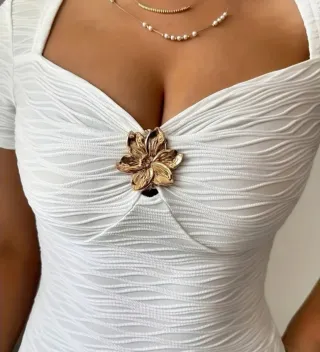Camiseta blanca escote corazón XL