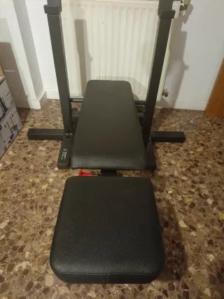 Banco de pesas. Se entrega en su caja, desmontado.