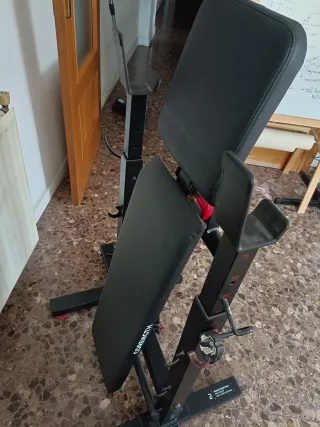 Banco de pesas. Se entrega en su caja, desmontado.