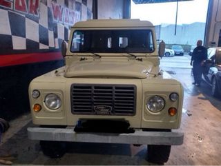 Land Rover santana defender 1990