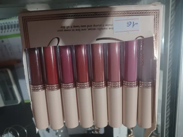 Delineador ojos ,pintalabios 1€ la pieza