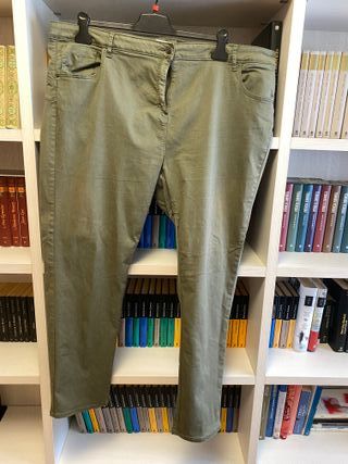 Pantalón recto PUSH UP T58 color caqui