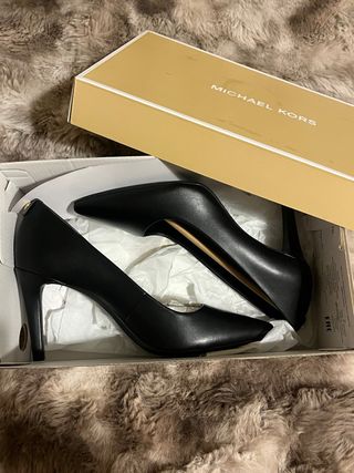 Tacones NUEVOS Michael Kors negros - talla 35
