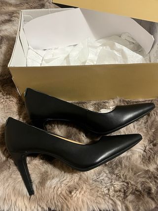Tacones NUEVOS Michael Kors negros - talla 35