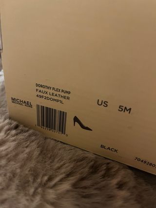 Tacones NUEVOS Michael Kors negros - talla 35